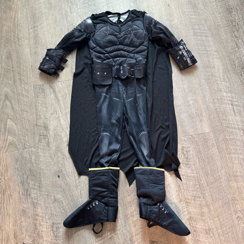Batman Muscle Costume DC Comics Kids Belt Cape Boot Covers Boys Size S 4-6